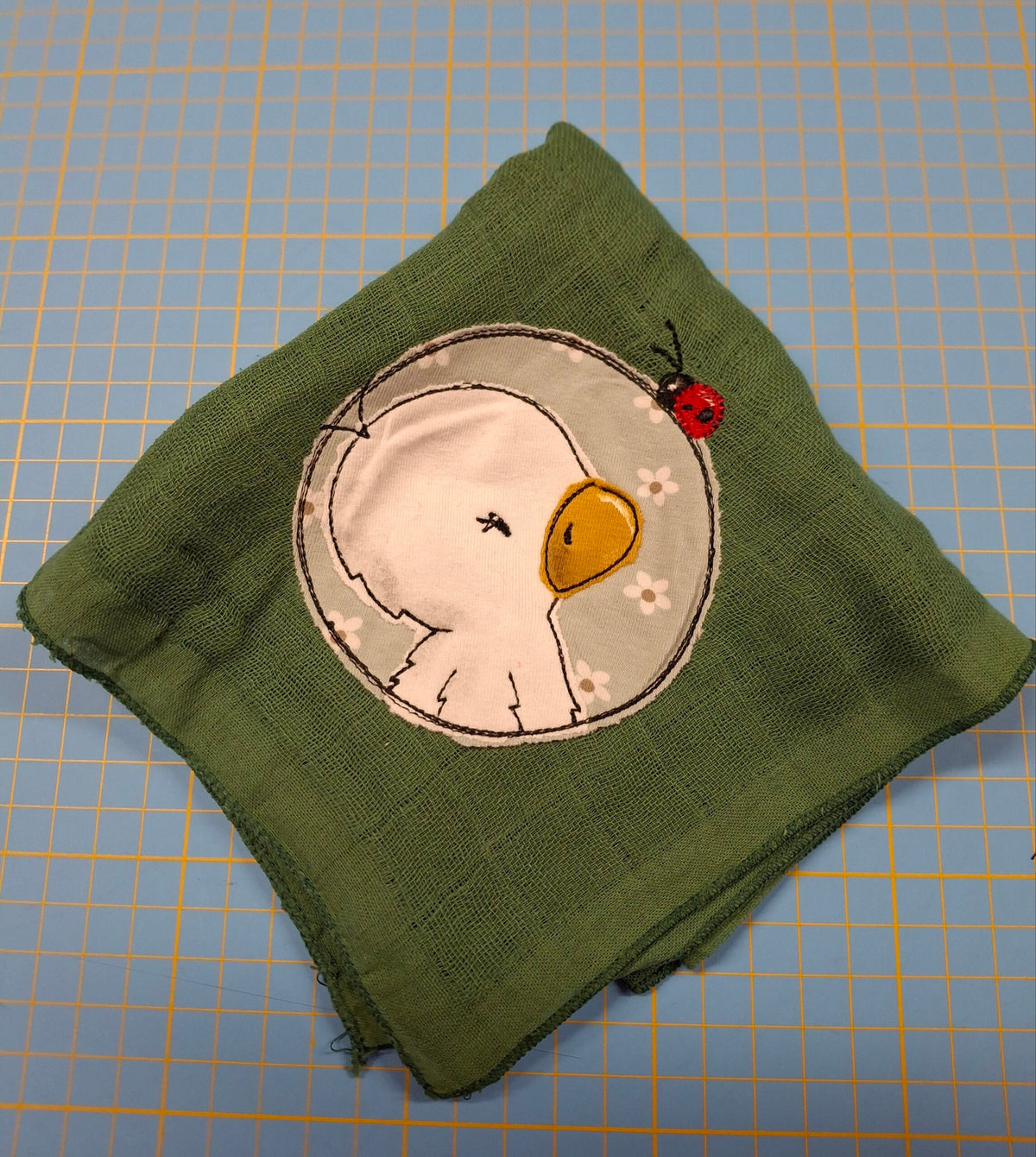 Nuschi Gänschen mit Käferli
