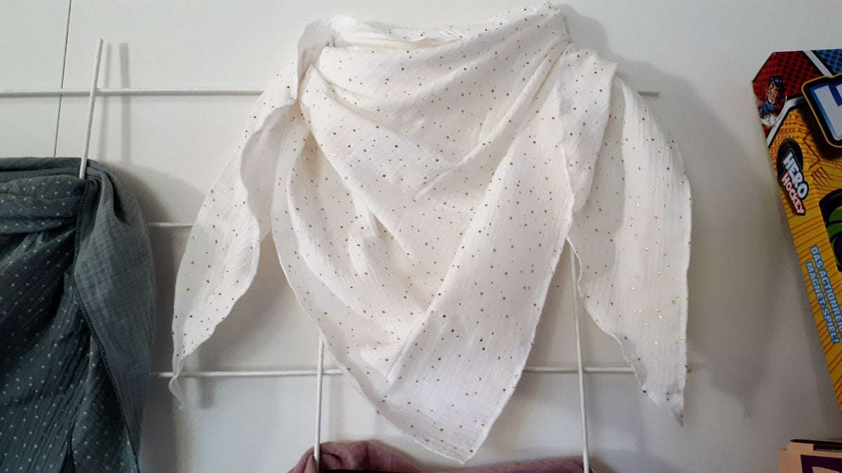 Musselin Dreiecksschal weiss mit goldenen Punkten