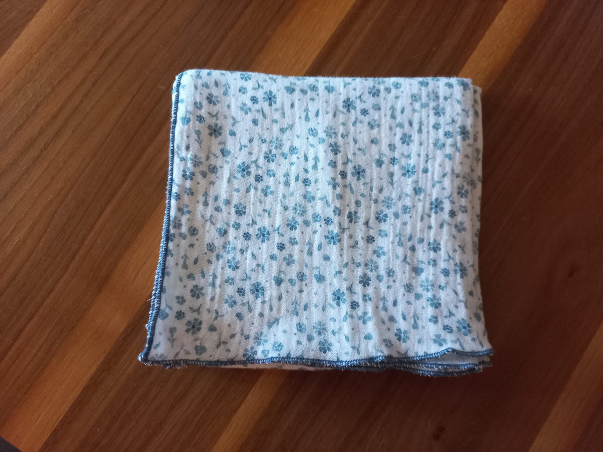 Nuschi 60x60cm - Streublumen blau