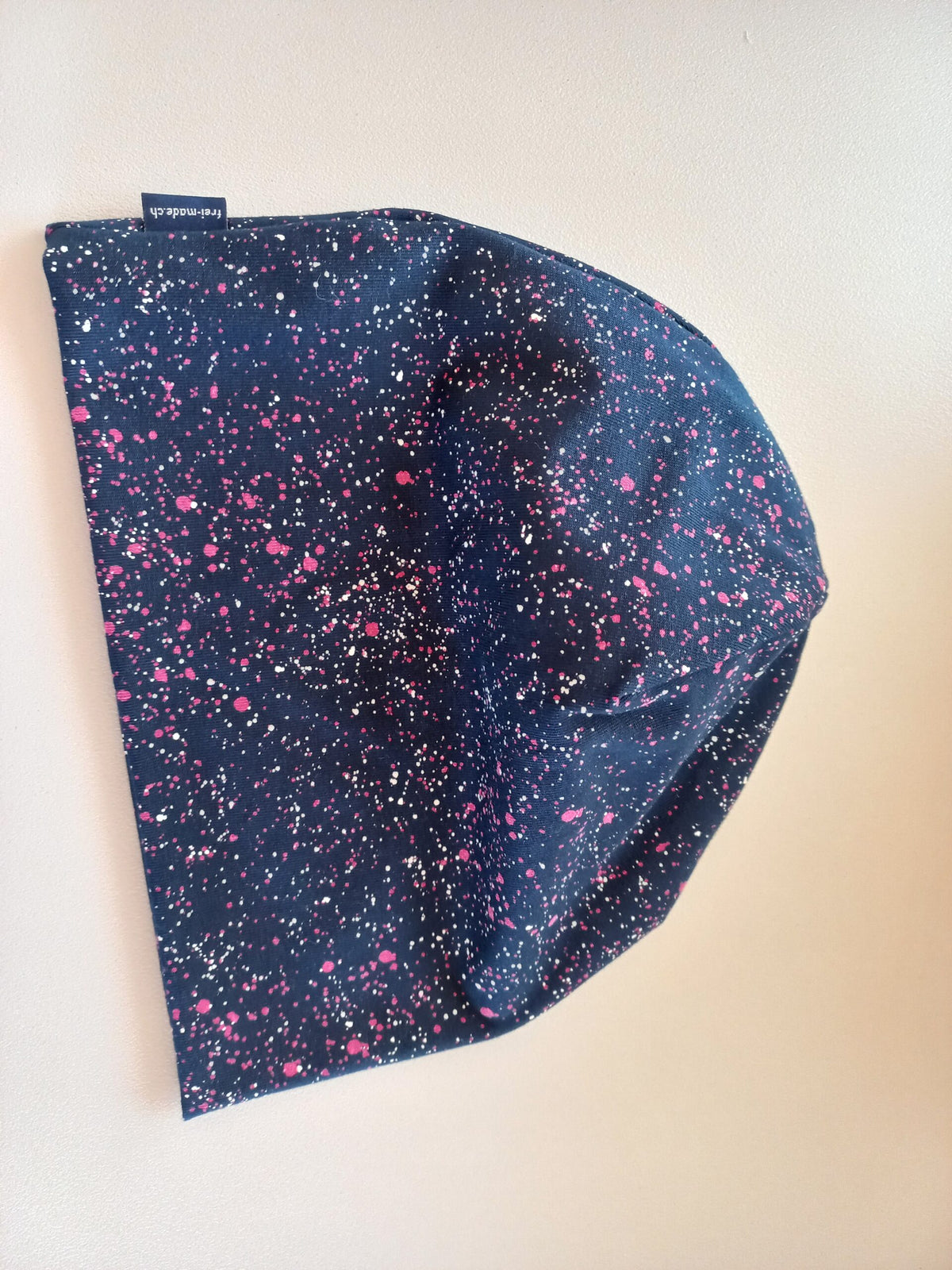 Mütze Farbkleckse pink
