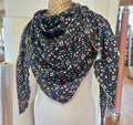 Musselin Dreiecksschal Laub rosa Rand