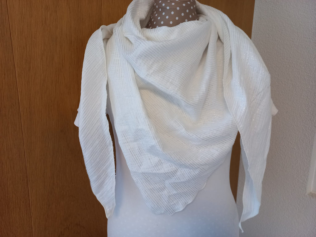 Musselin Dreiecksschal weiss mit Glitzerstreifen