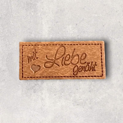 Kunstlederlabel mit Liebe genäht braun